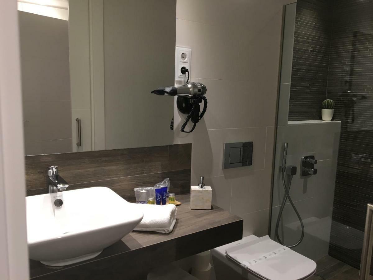 Hotel Calabria La Garriga Kültér fotó